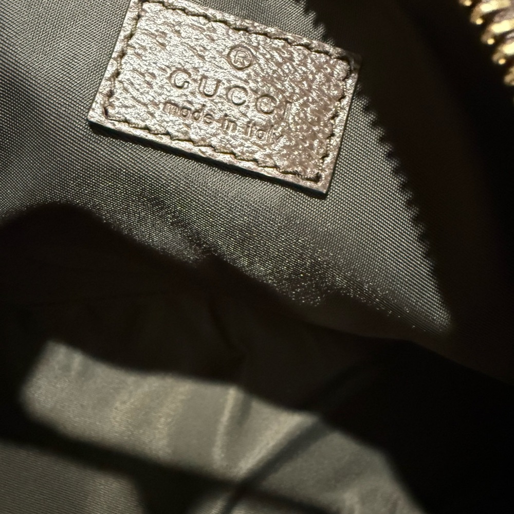 Gucci Beige GG Cosmetic Case with Red and Green Accent - Picture 9 of 10